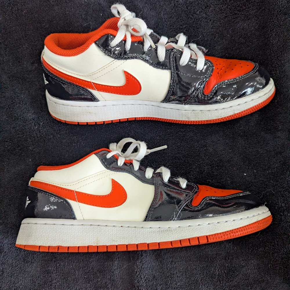 Nike Kids White, Orange, and Black Sneakers